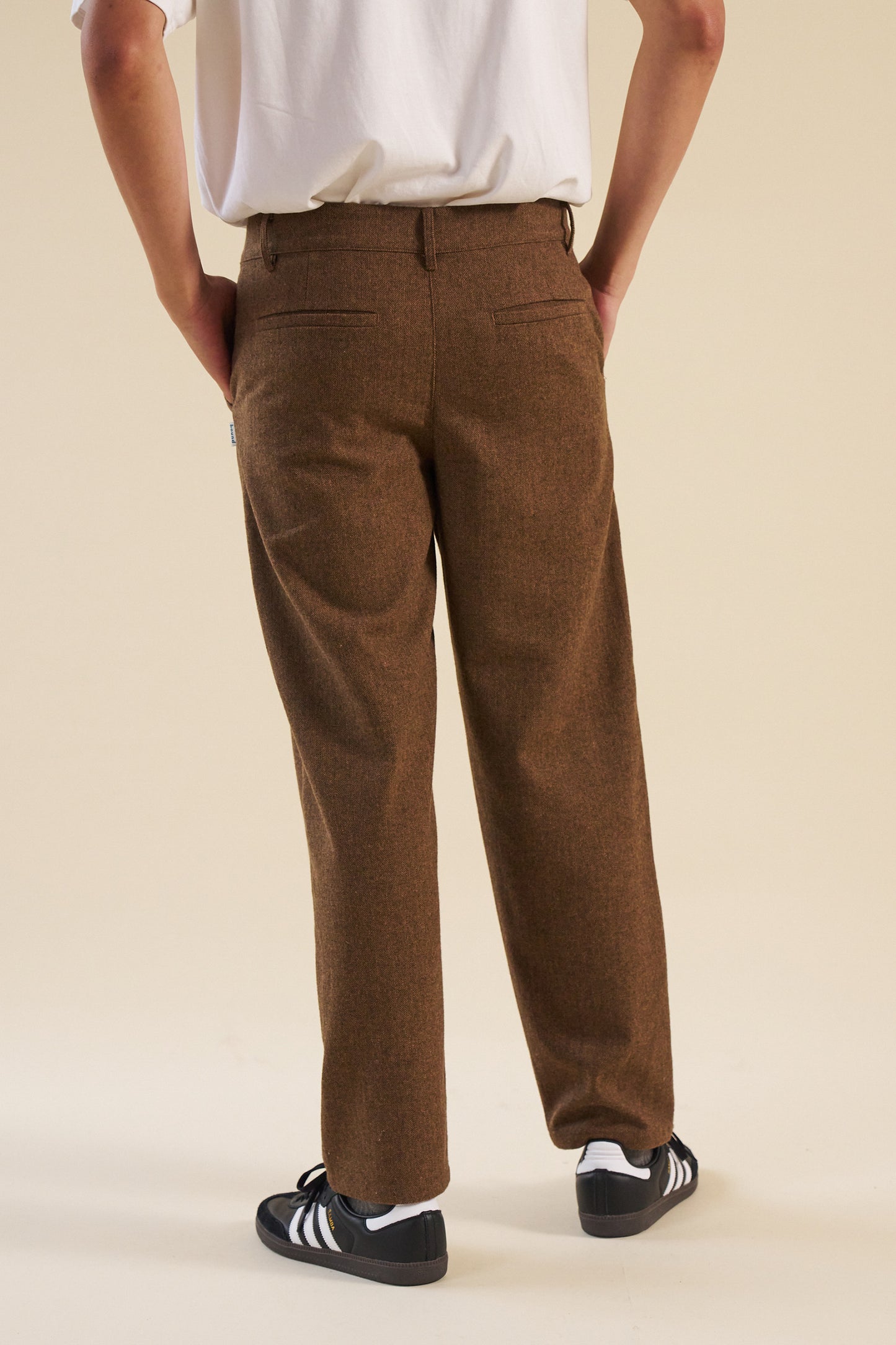 WOOL TEXTURED CROPPED TROUSER