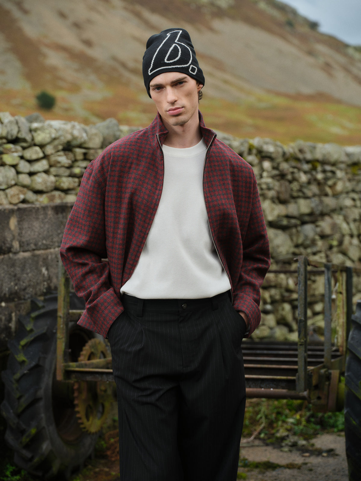 STAMP SKULL BEANIE - BLACK