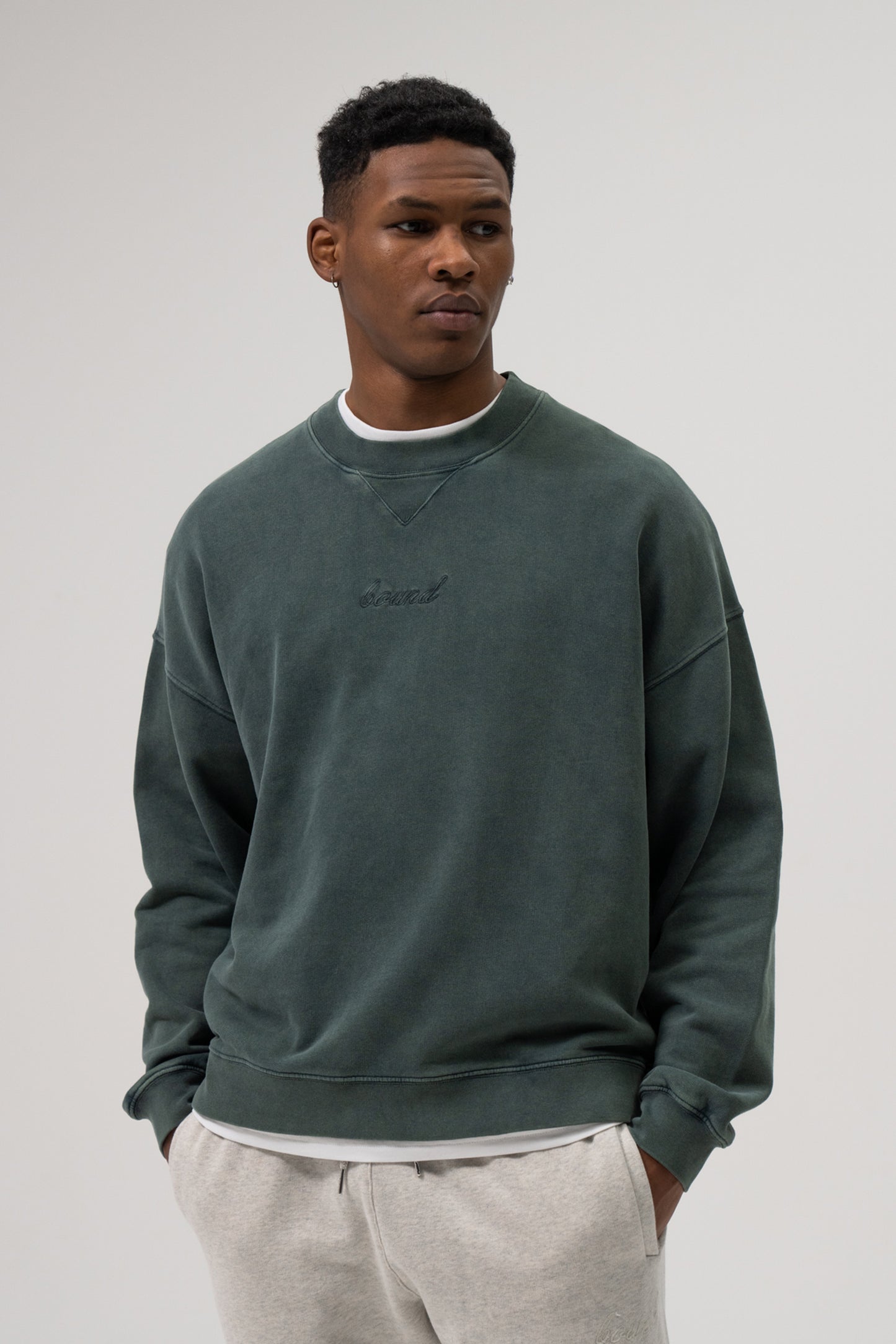 SUSTAIN WASHED GREEN SWEATER & JOGGERS SET