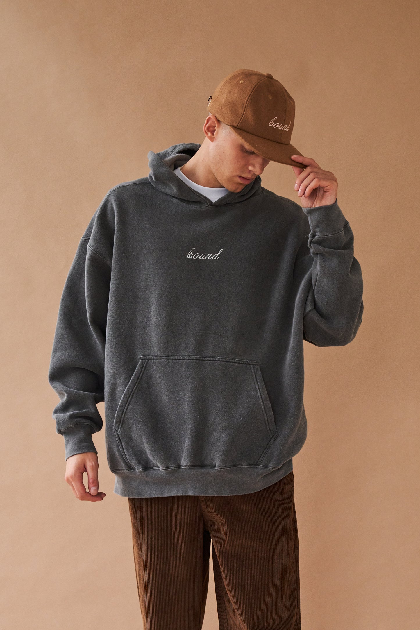 WASHED CHARCOAL EMBROIDERED SCRIPT HOODIE