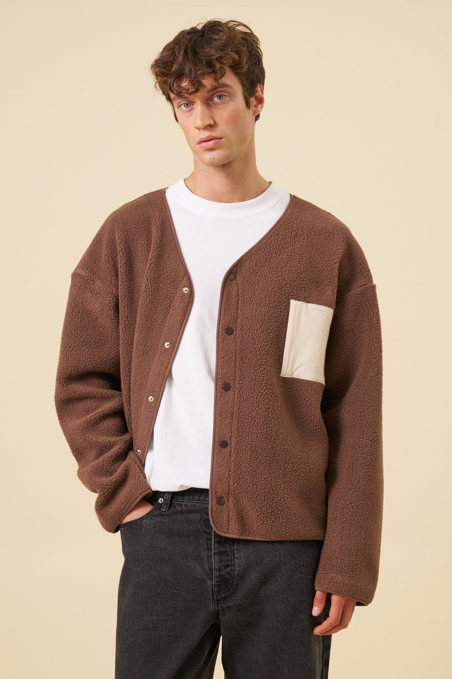 POCKET FLEECE CARDIGAN - BROWN