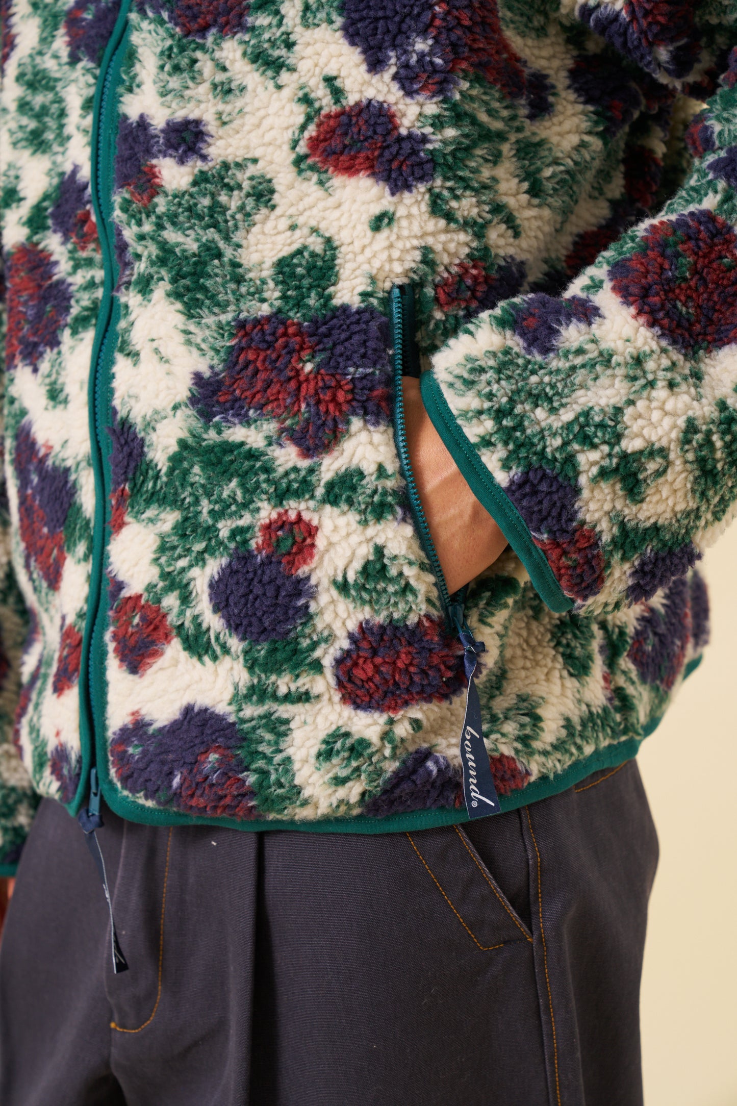 FLORAL FULL ZIP FLEECE - OFF WHITE