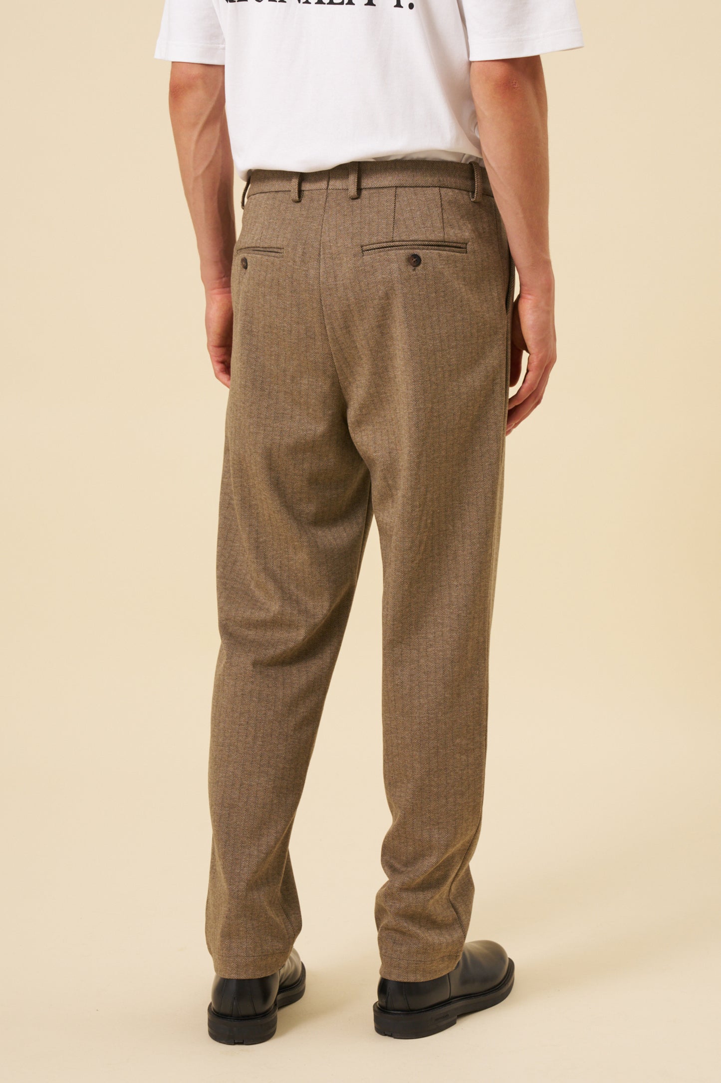 PLEAT HERRINGBONE TROUSER - OLIVE