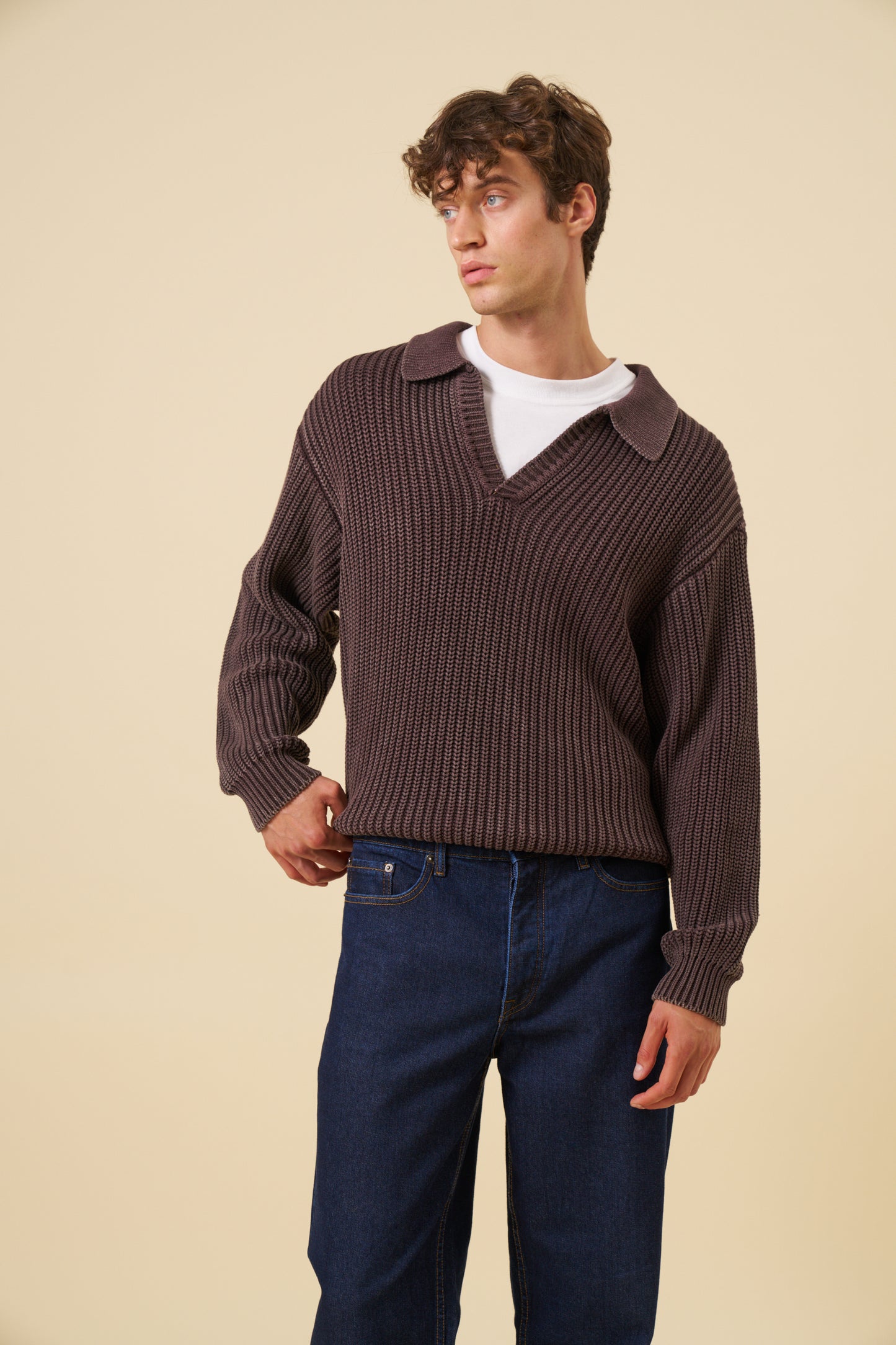 OPEN COLLAR ACID WASH KNIT - BROWN