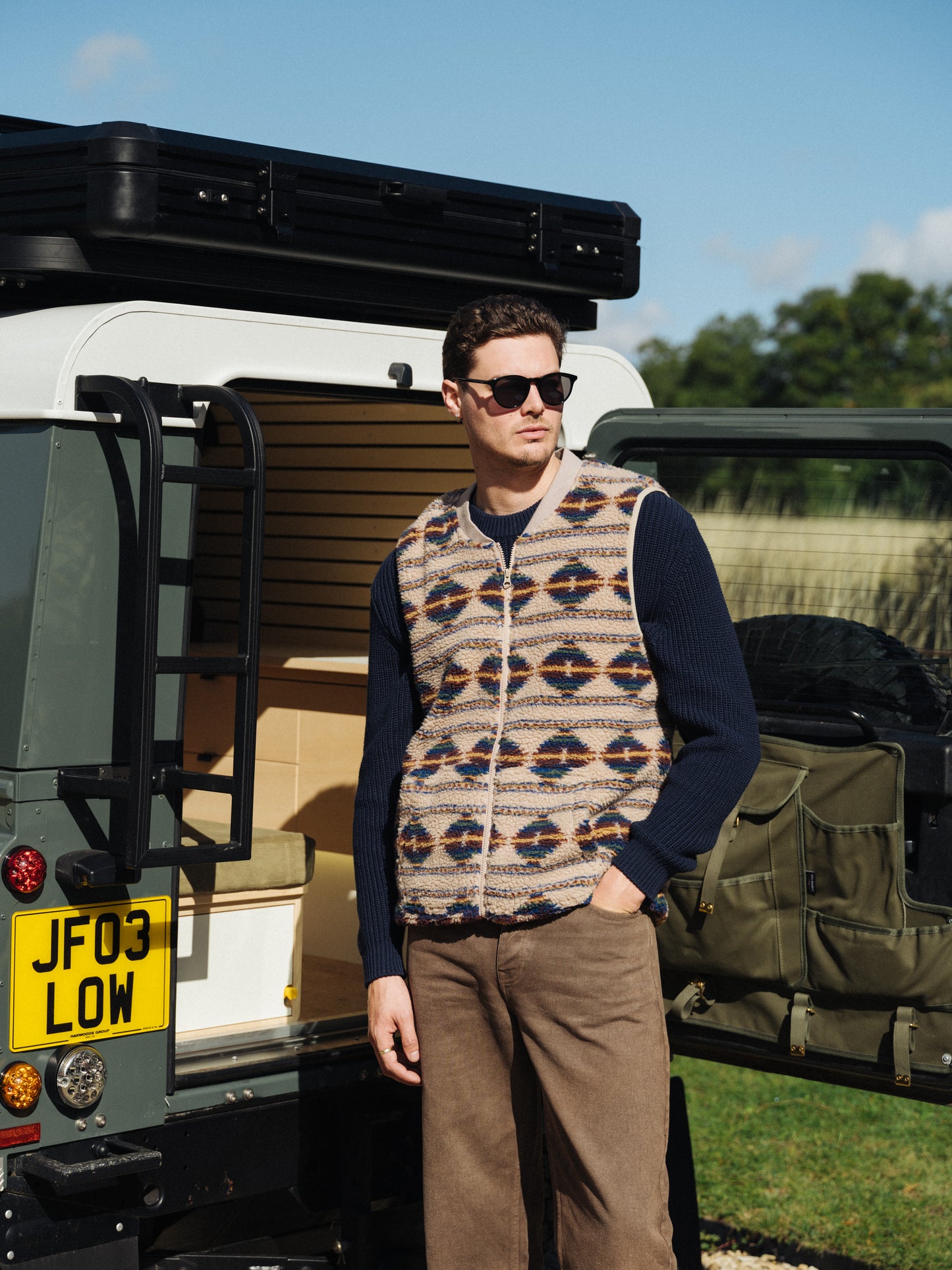 PATTERNED FLEECE GILET - CAMEL