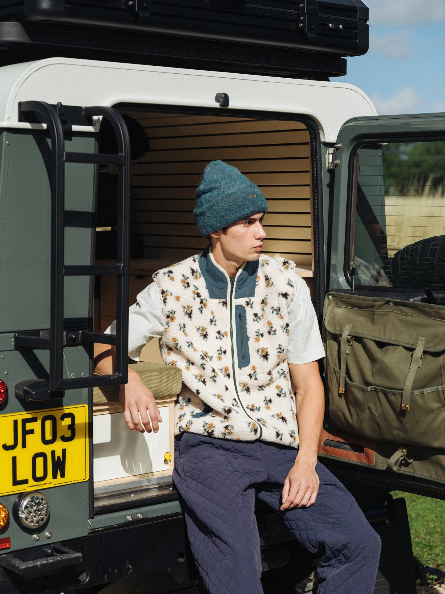 FLORAL ZIP GILET FLEECE - ECRU