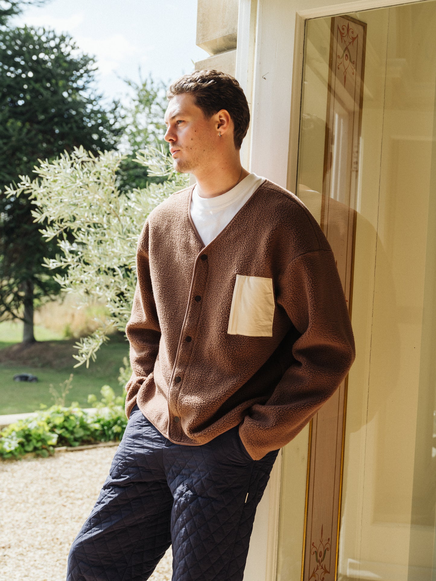 POCKET FLEECE CARDIGAN - BROWN