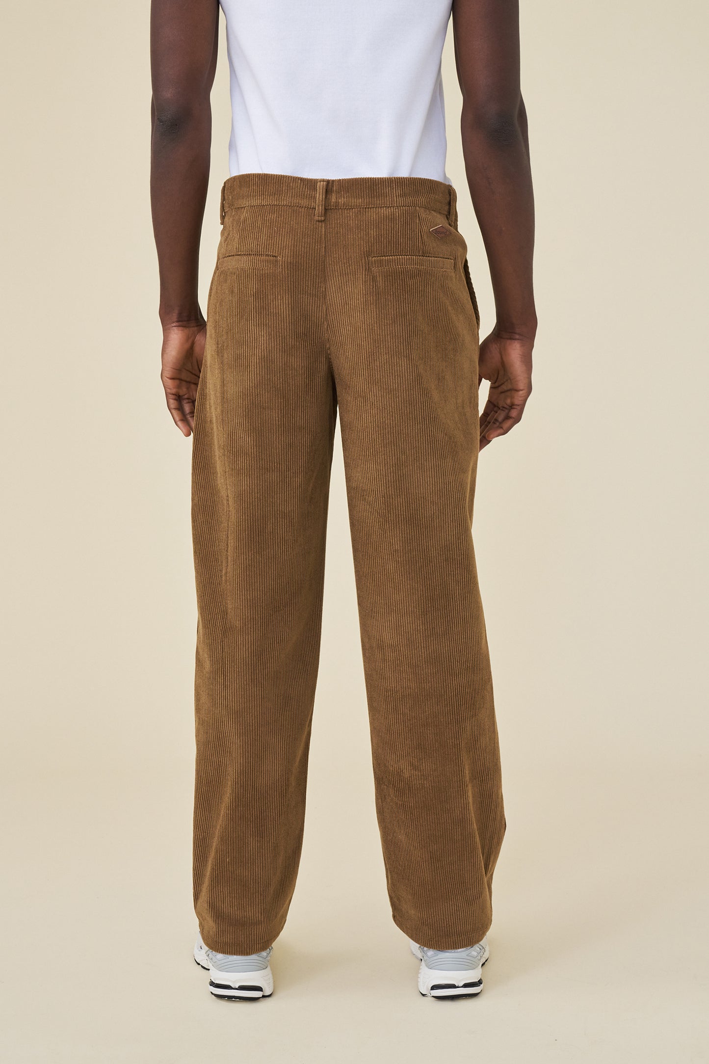 WIDE LEG CORDUROY TROUSER - PECAN BROWN