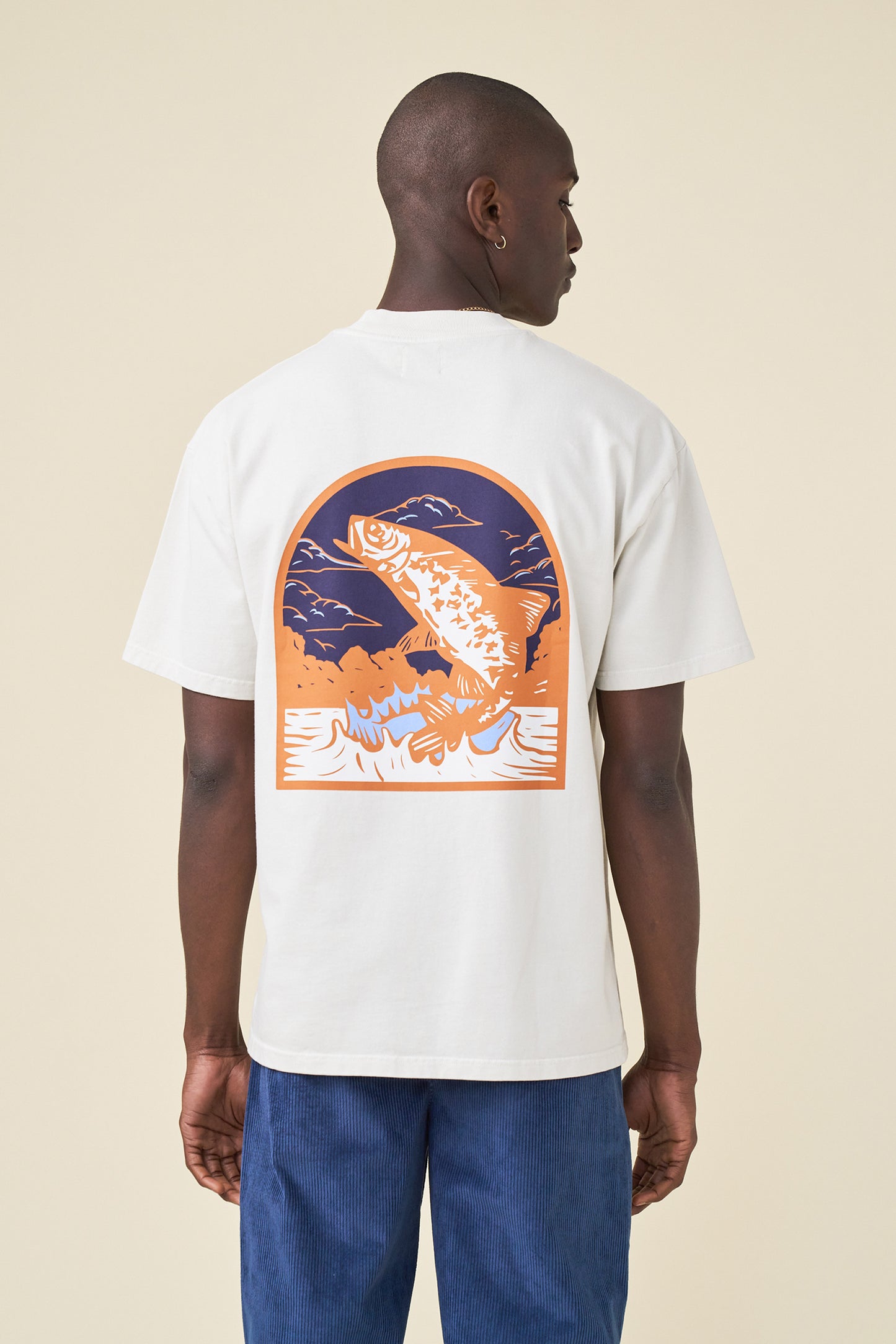 MARINA ANGLING TEE - SAND