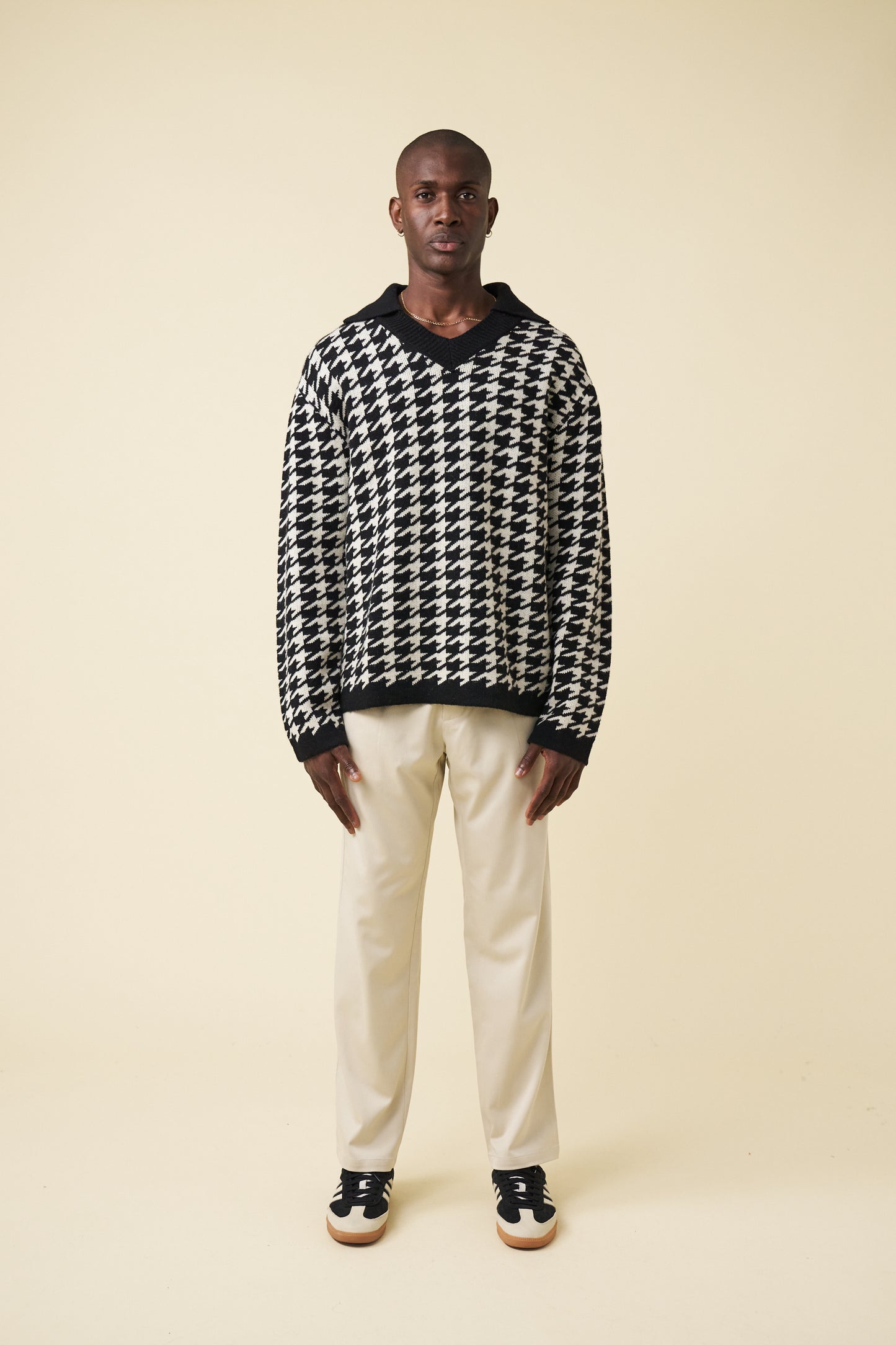 DOGTOOTH WOOL V NECK KNIT SWEATER