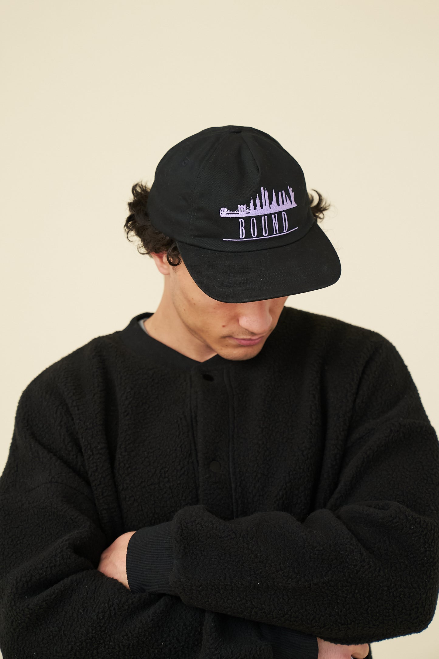 NYC EMBROIDERED 6 PANEL CAP - BLACK