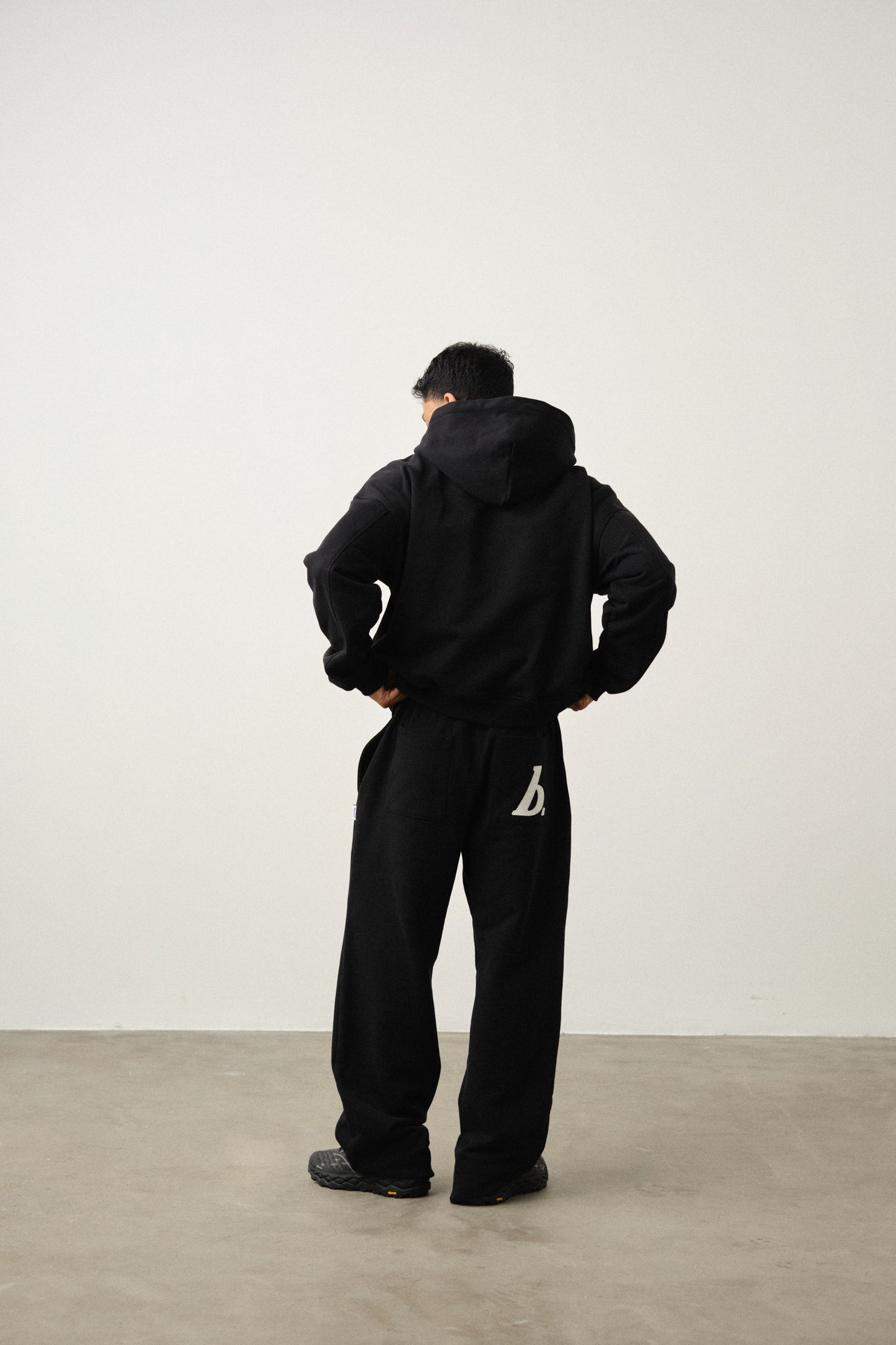 STAMP ZIP-UP HOODIE - BLACK