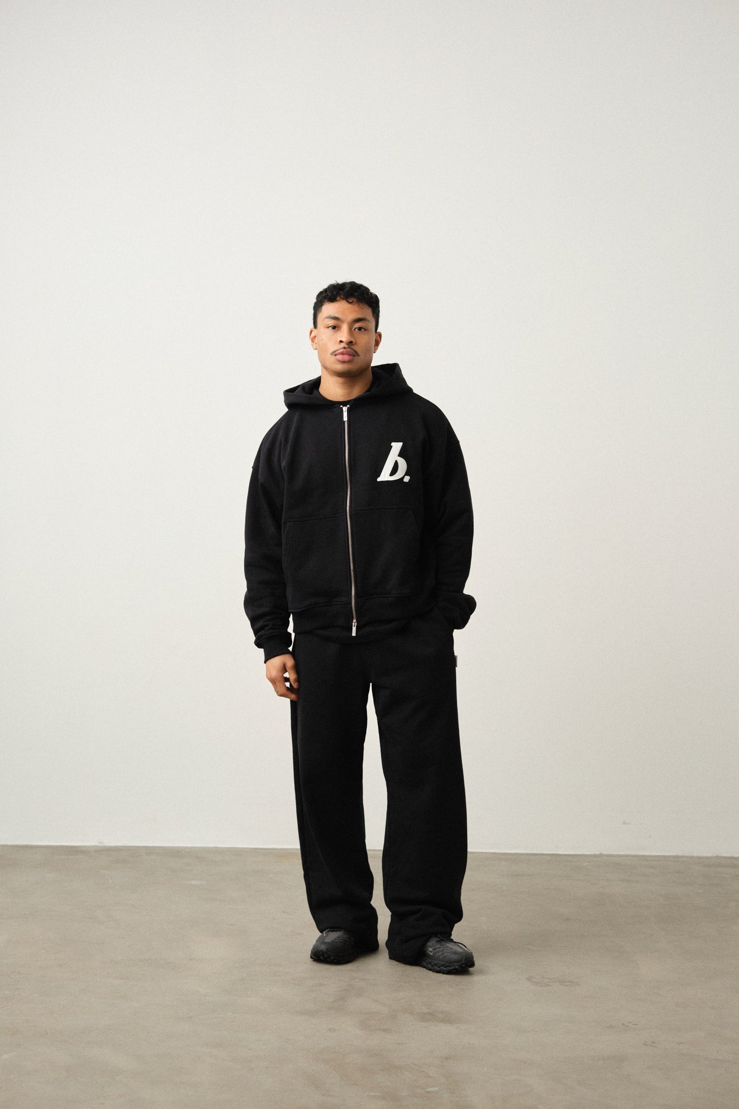 STAMP ZIP-UP HOODIE - BLACK