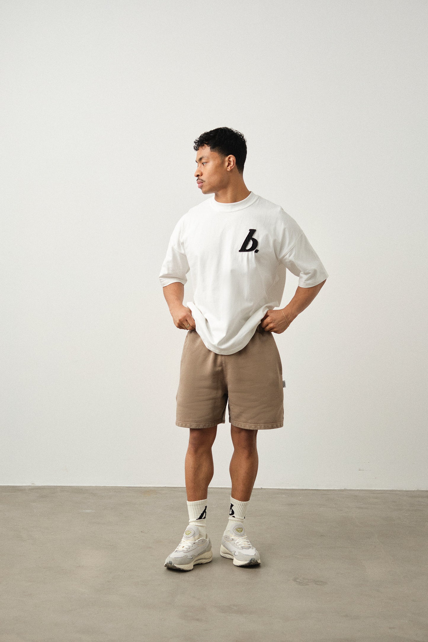 STAMP JOGGER SHORTS - WALNUT