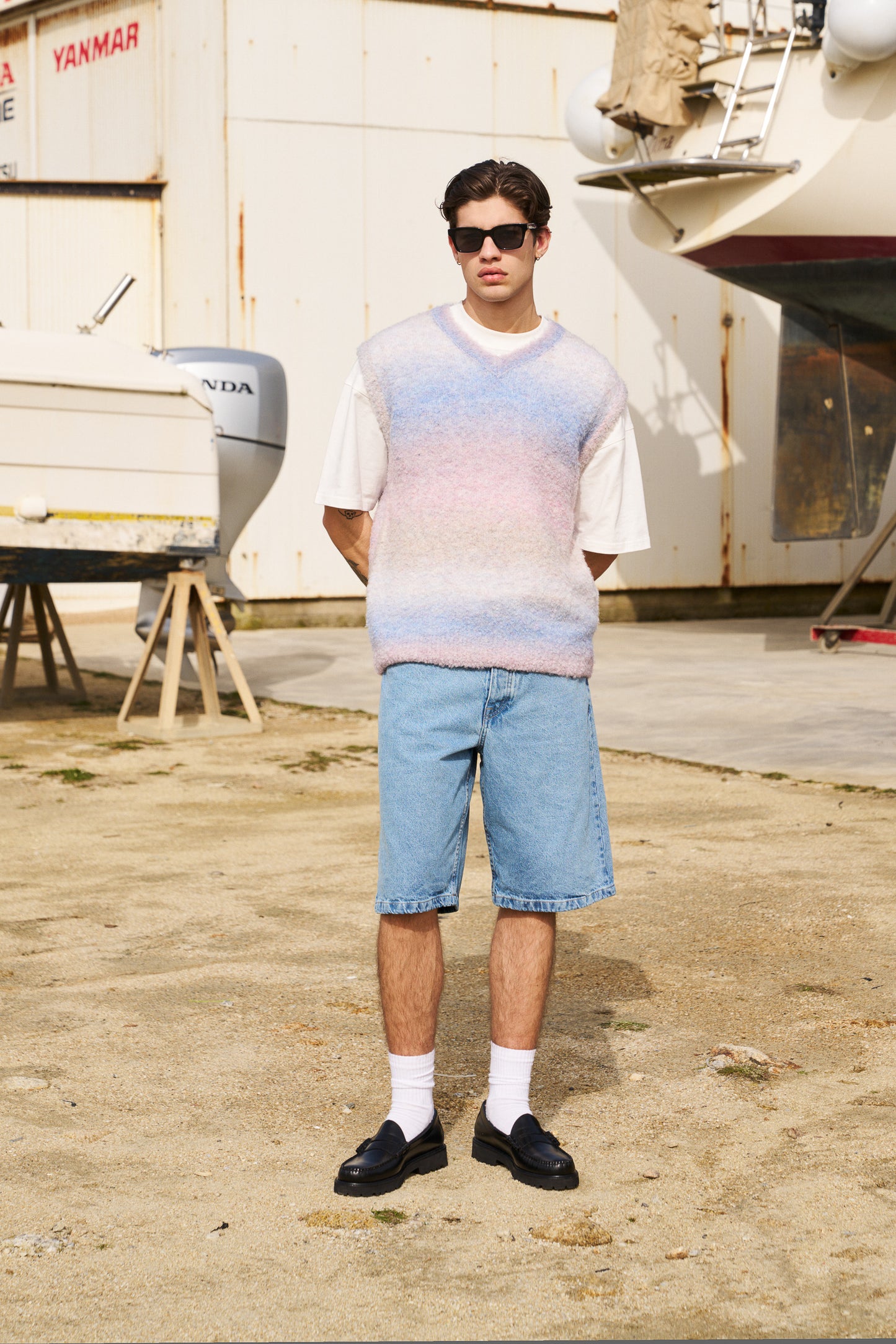 BOUCLE GRADIENT V-NECK KNIT VEST - CANDY