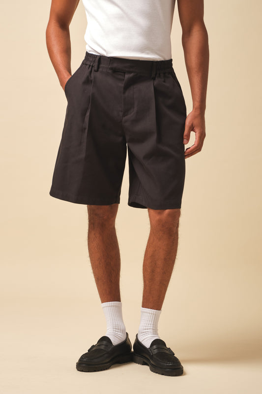 WIDE PLEATED SHORT - BLACK