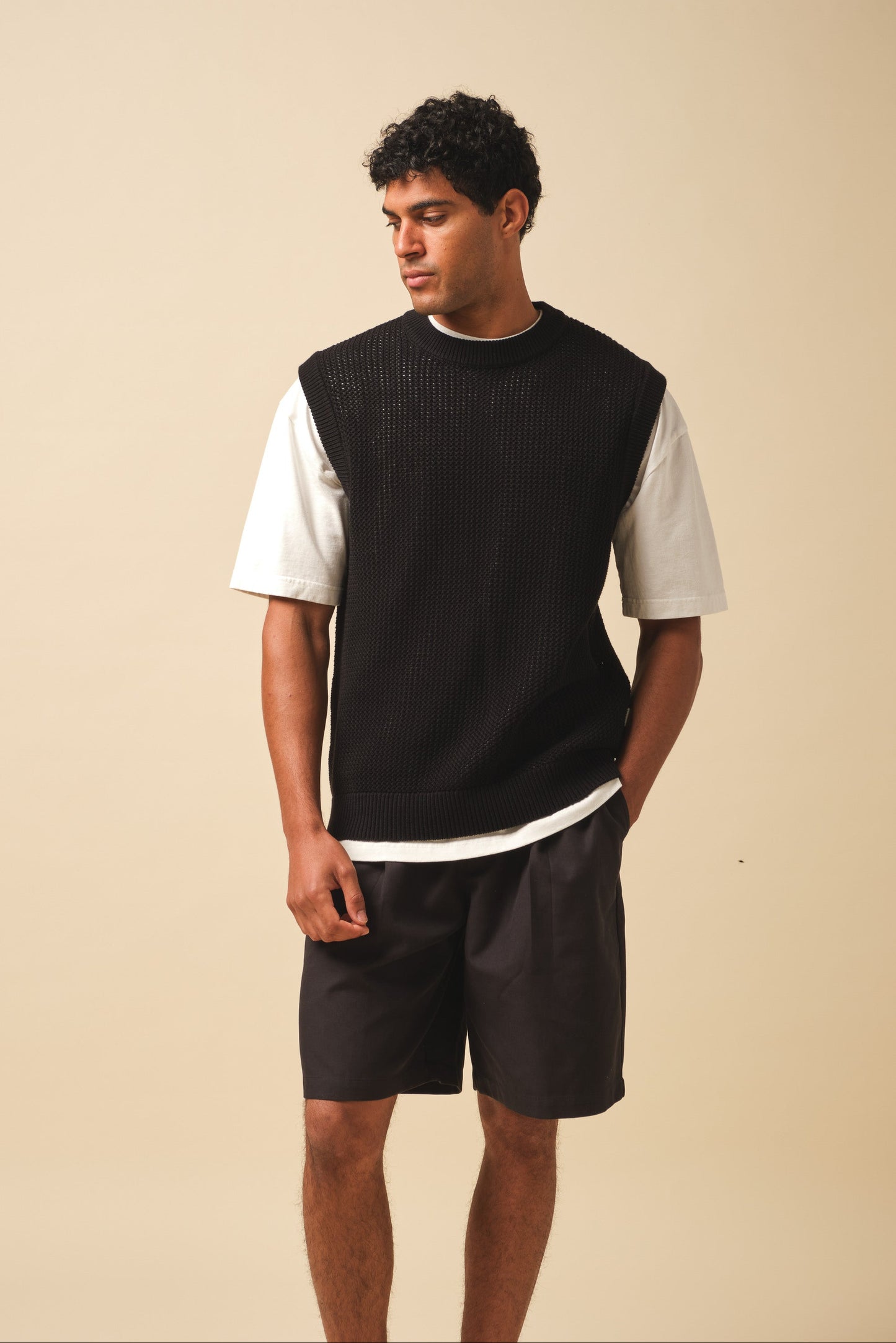 WIDE PLEATED SHORT - BLACK