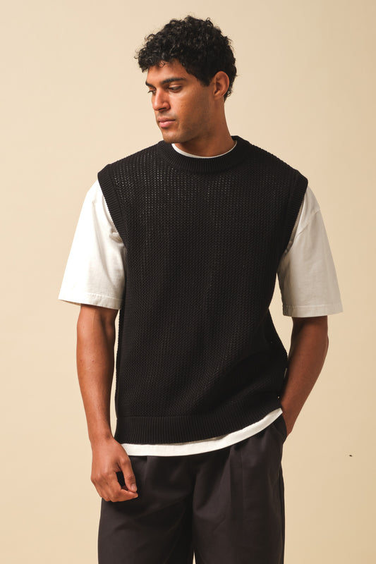CROCHET KNIT VEST - BLACK
