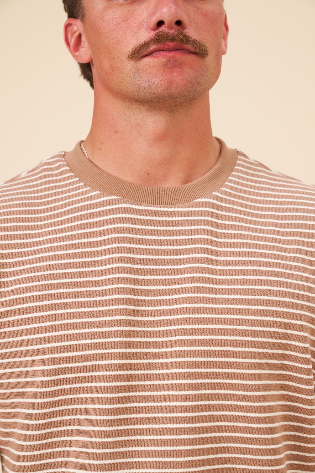 BOTHA STRIPE TEE - KHAKI