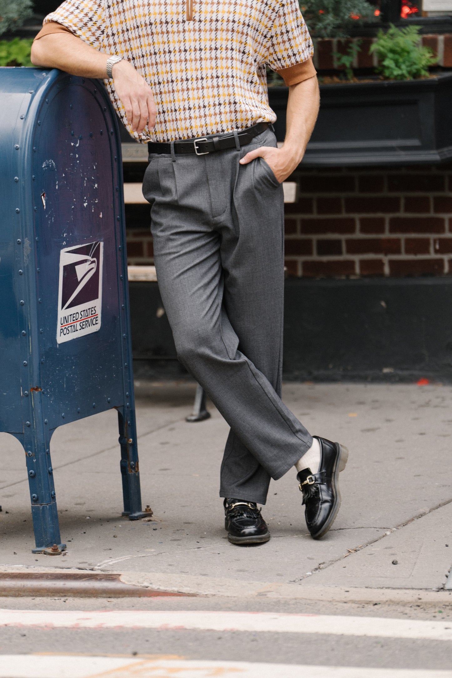 TAPERED DOUBLE PLEAT TROUSER - GREY