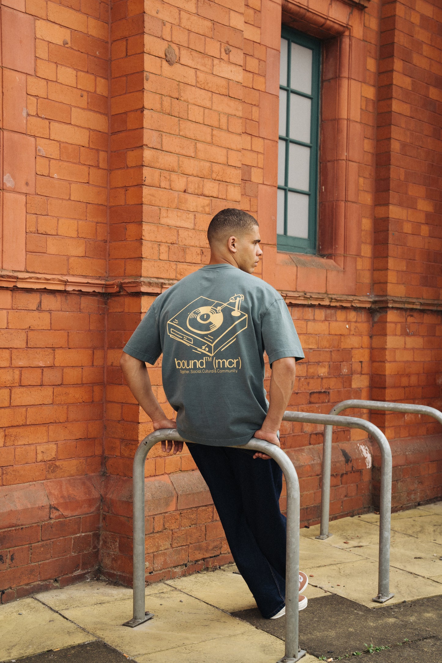 RECORD TEE - WASHED FOREST GREEN