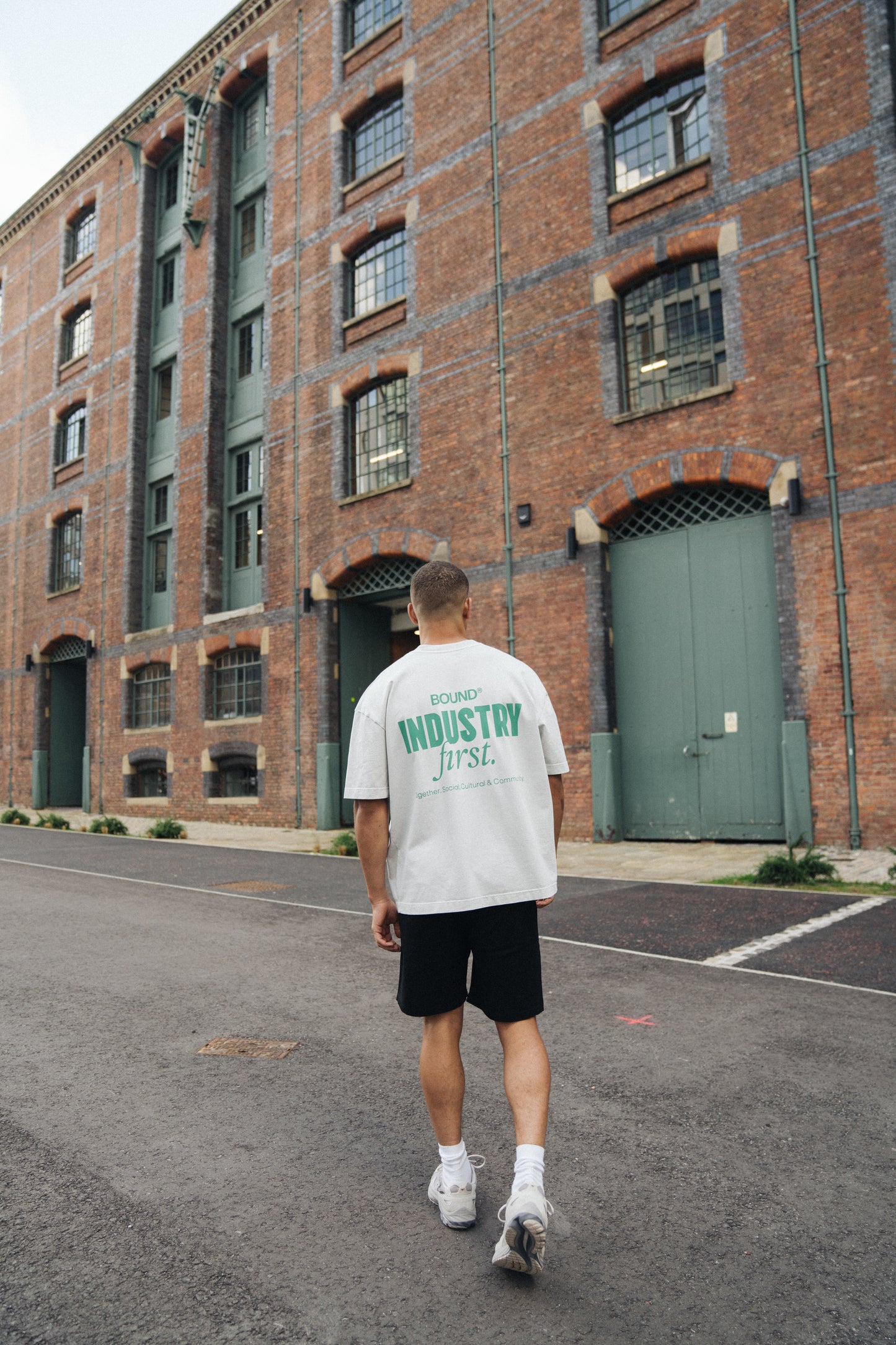 INDUSTRY FIRST TEE - WASHED LIGHT GREY