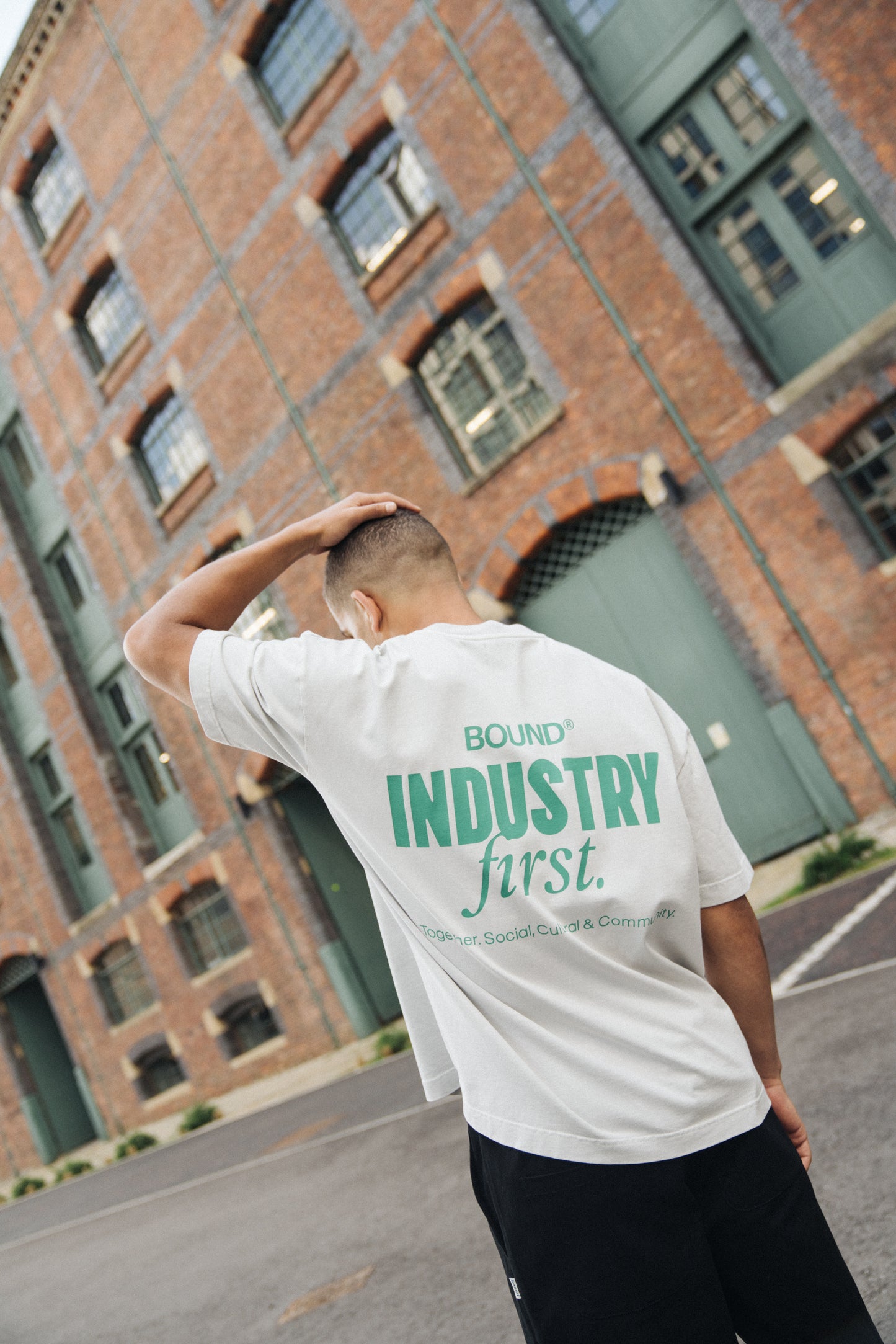 INDUSTRY FIRST TEE - WASHED LIGHT GREY