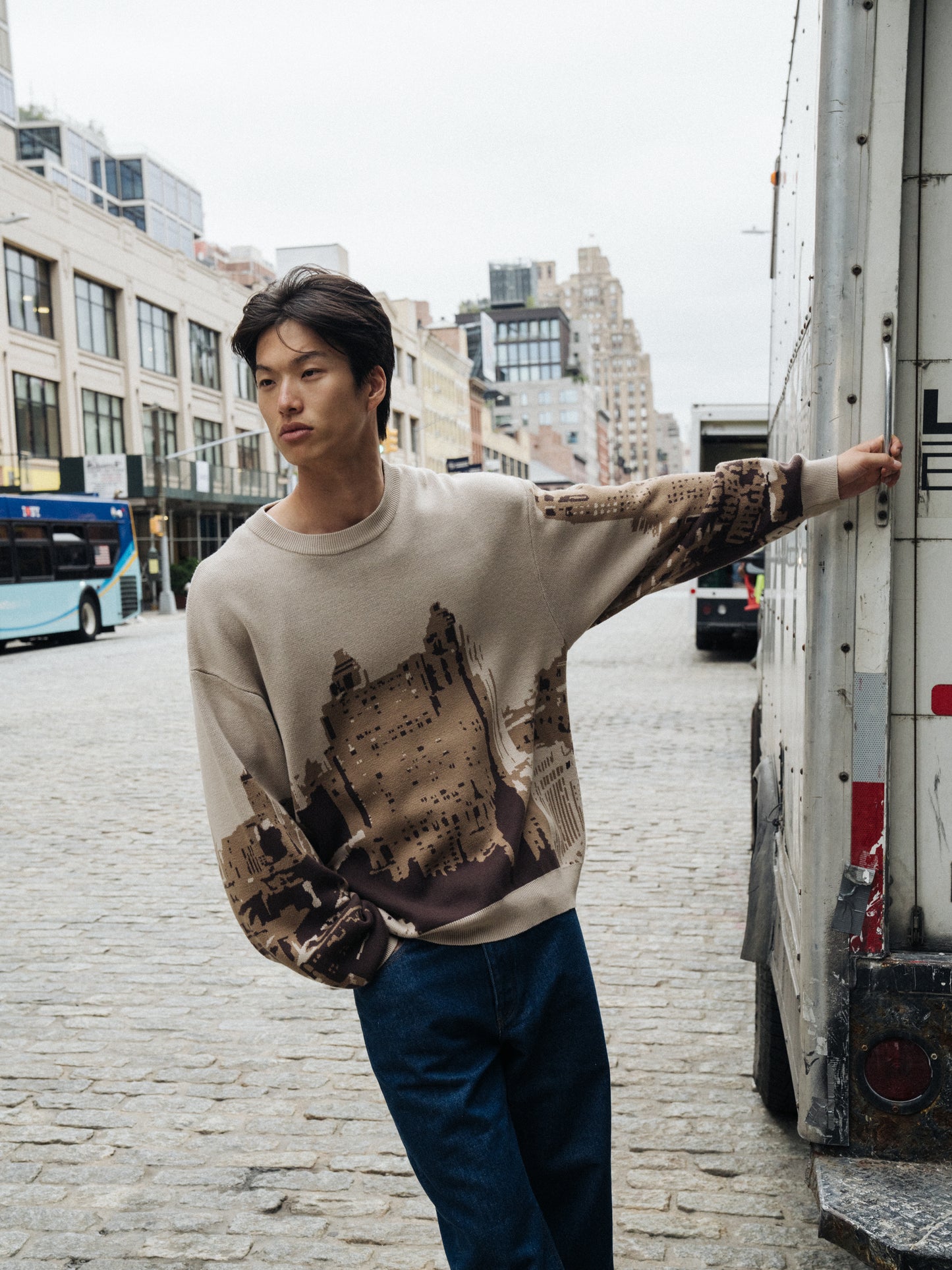 NYC SKYRISE KNIT SWEATER