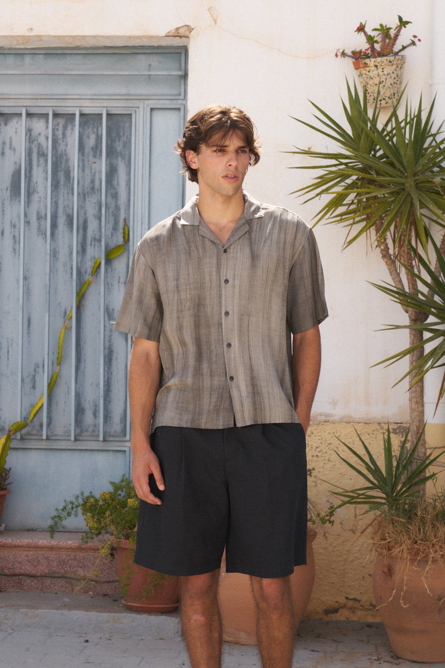 WIDE PLEATED SHORT - BLACK