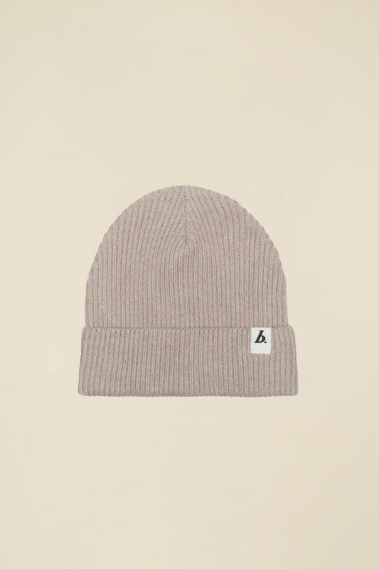 ORGANIC FISHERMAN RIBBED LABEL BEANIE - SAND