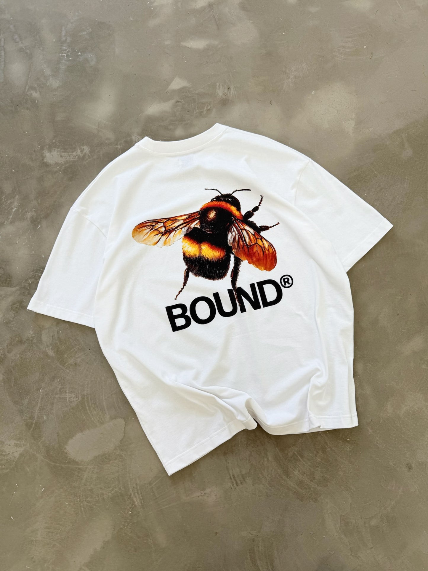 BUZZIN' TEE - WHITE