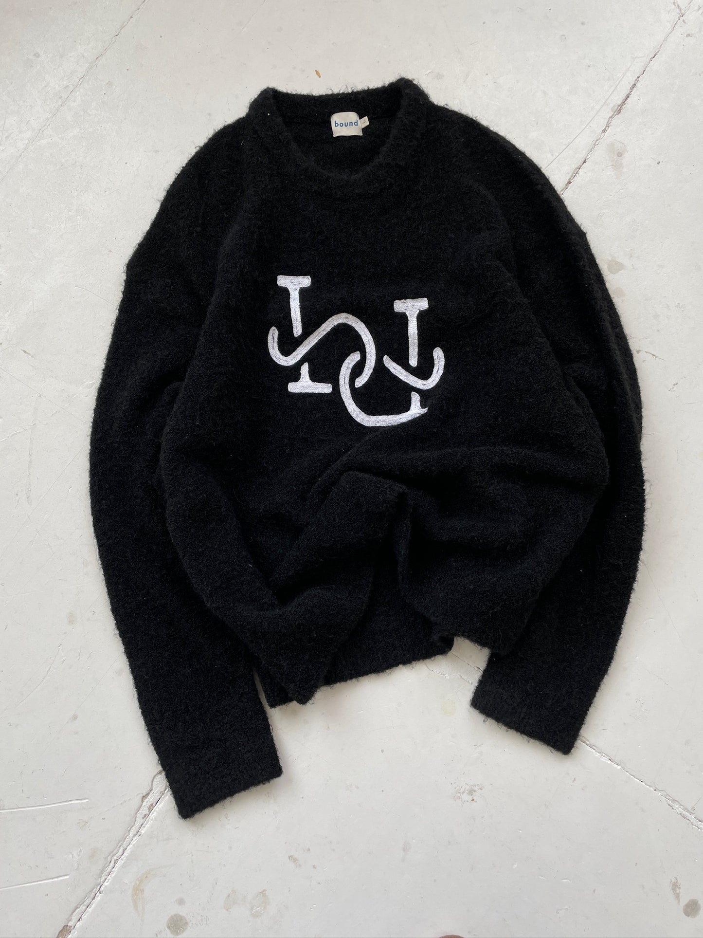 BOUCLE HAND EMBROIDERY LINK KNIT - BLACK