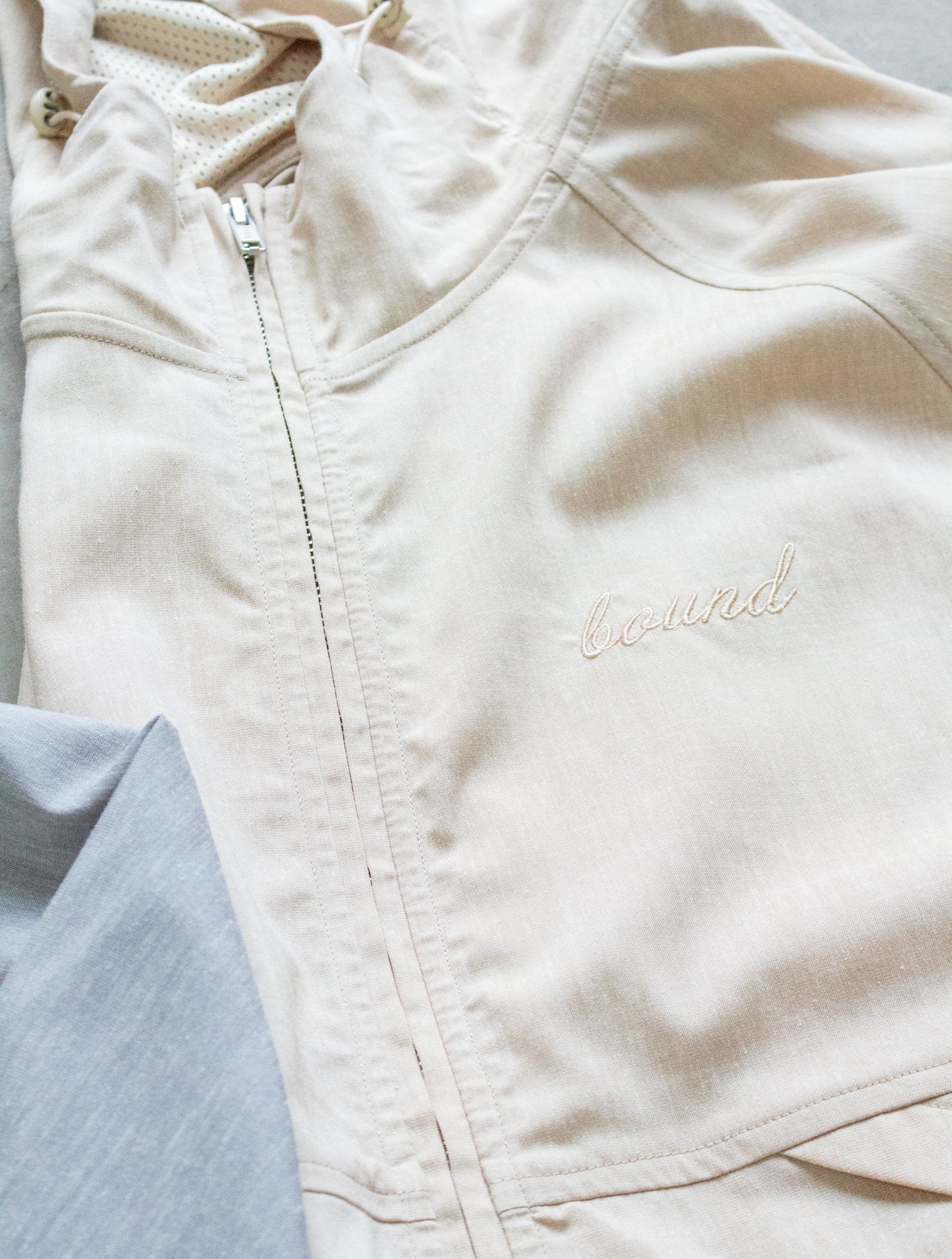 SAND LINEN WINDBREAKER