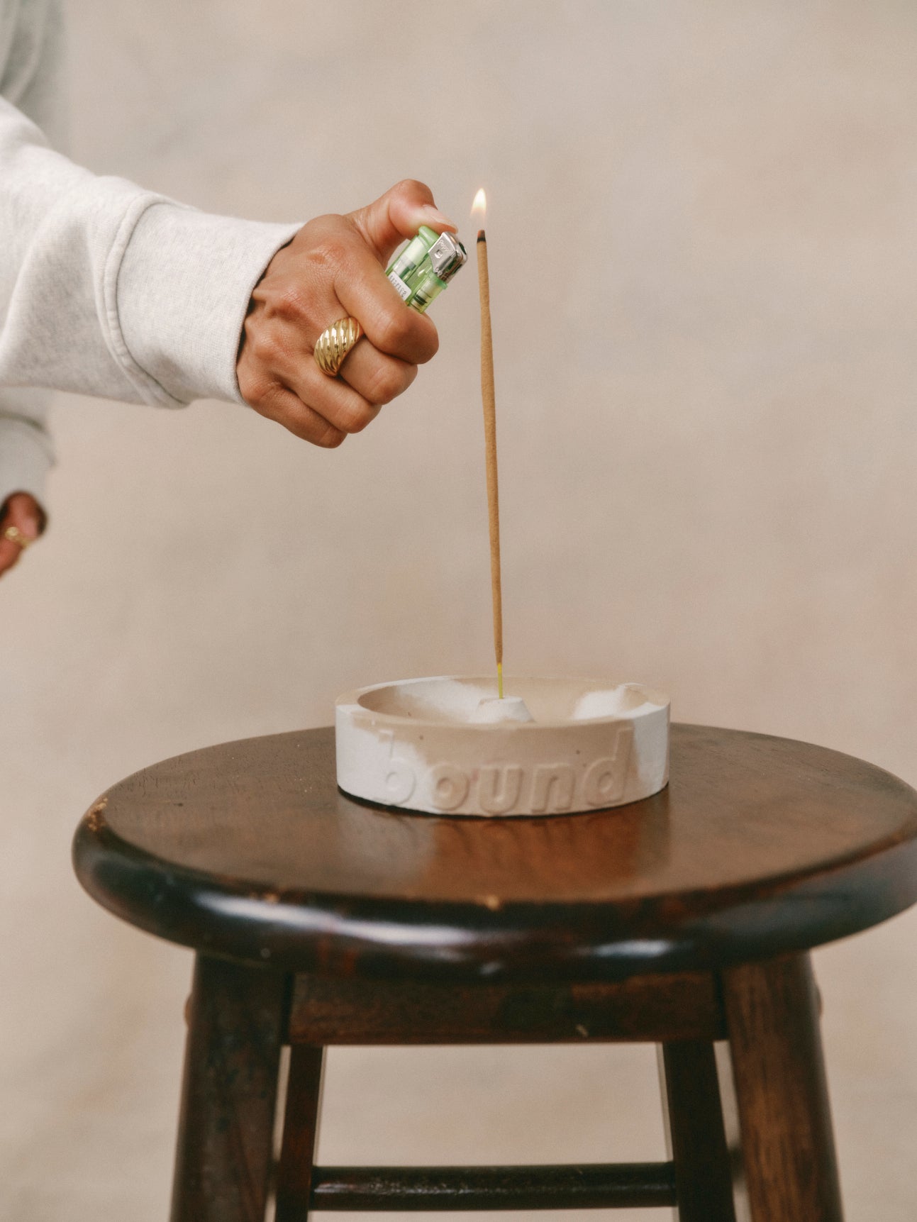 CONCRETE JUNGLE INCENSE HOLDER - MARBLE DYE CIRCULAR