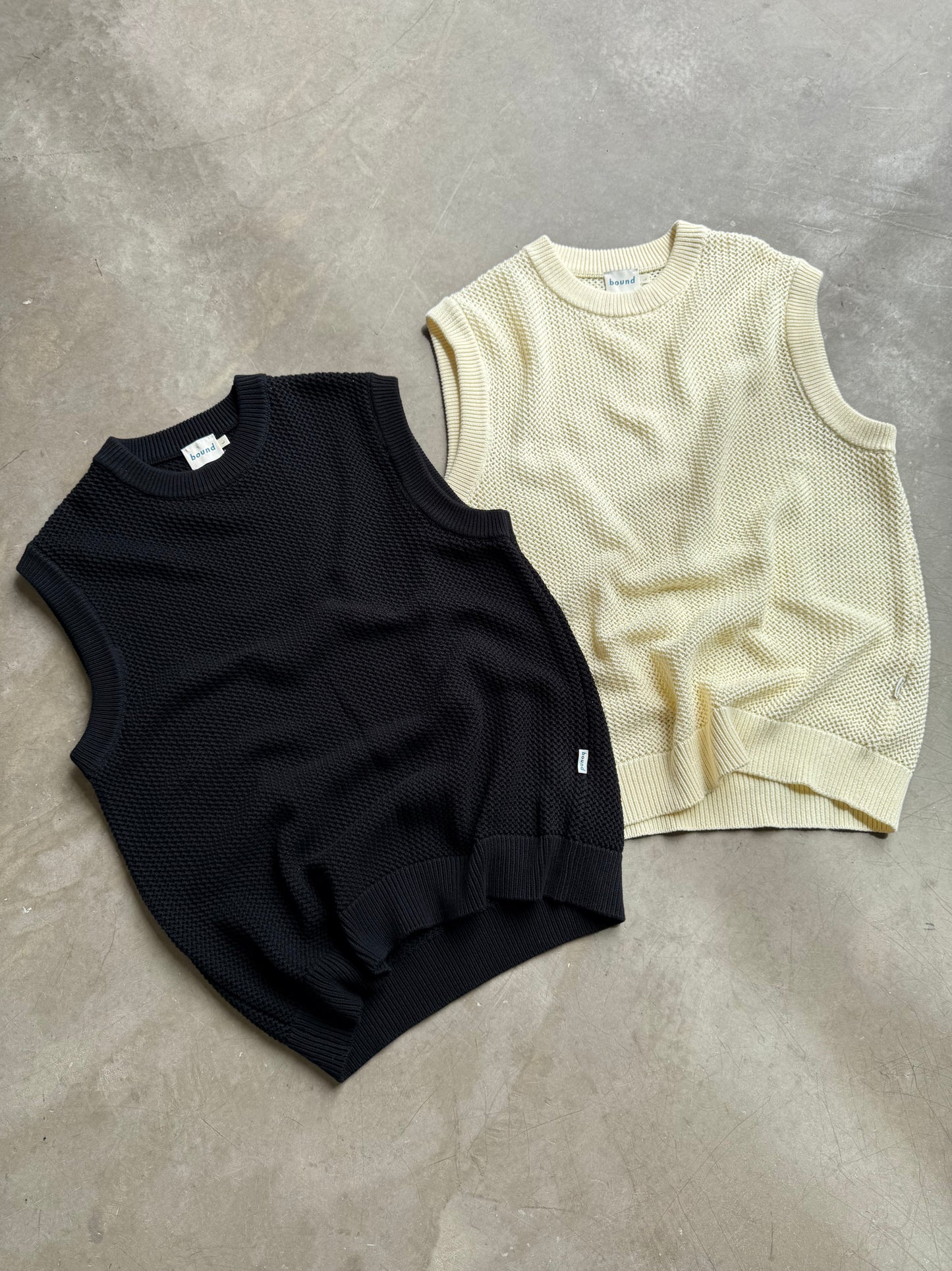 CROCHET KNIT VEST - BLACK