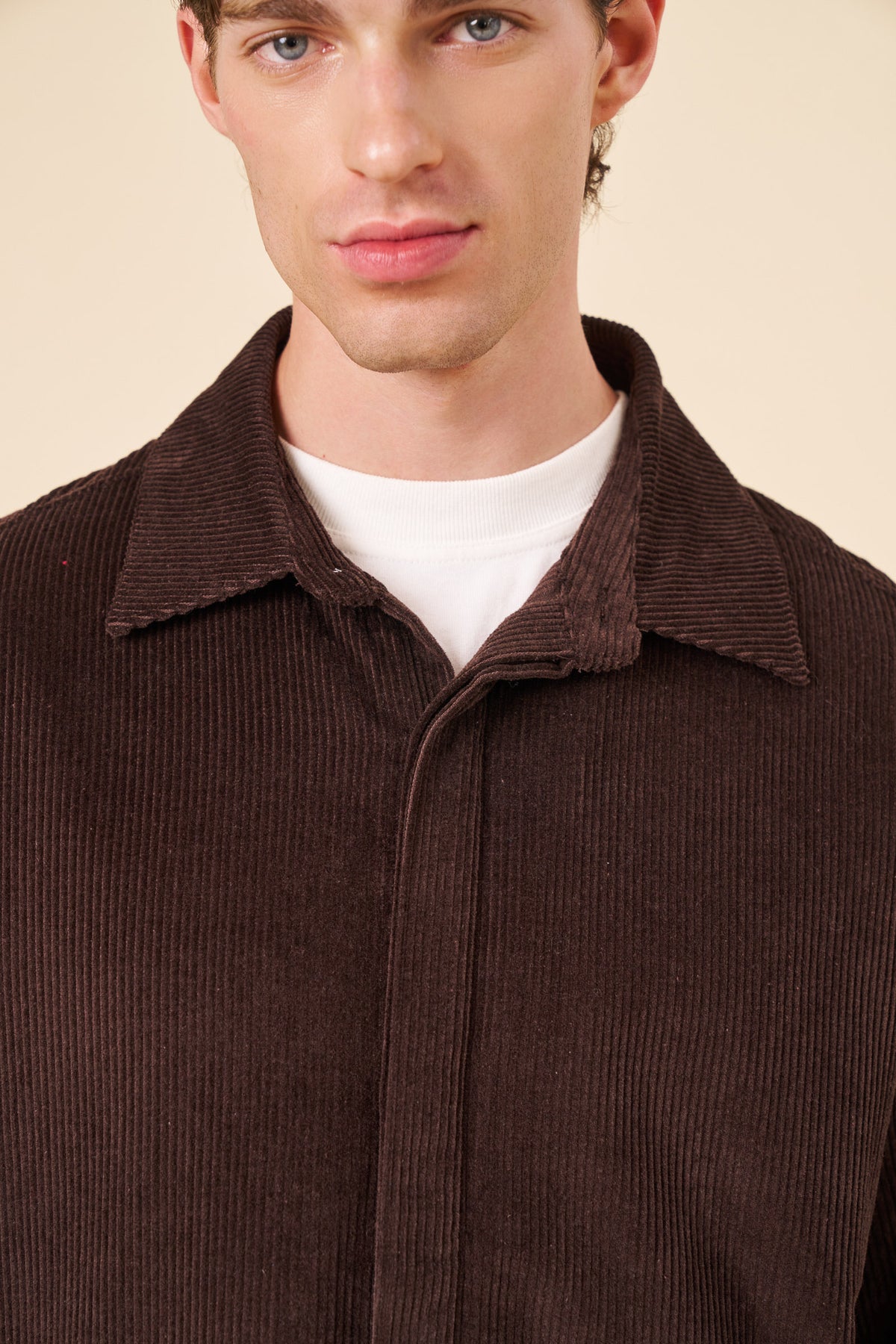 BUTTON UP COTTON CORD SHIRT - BROWN