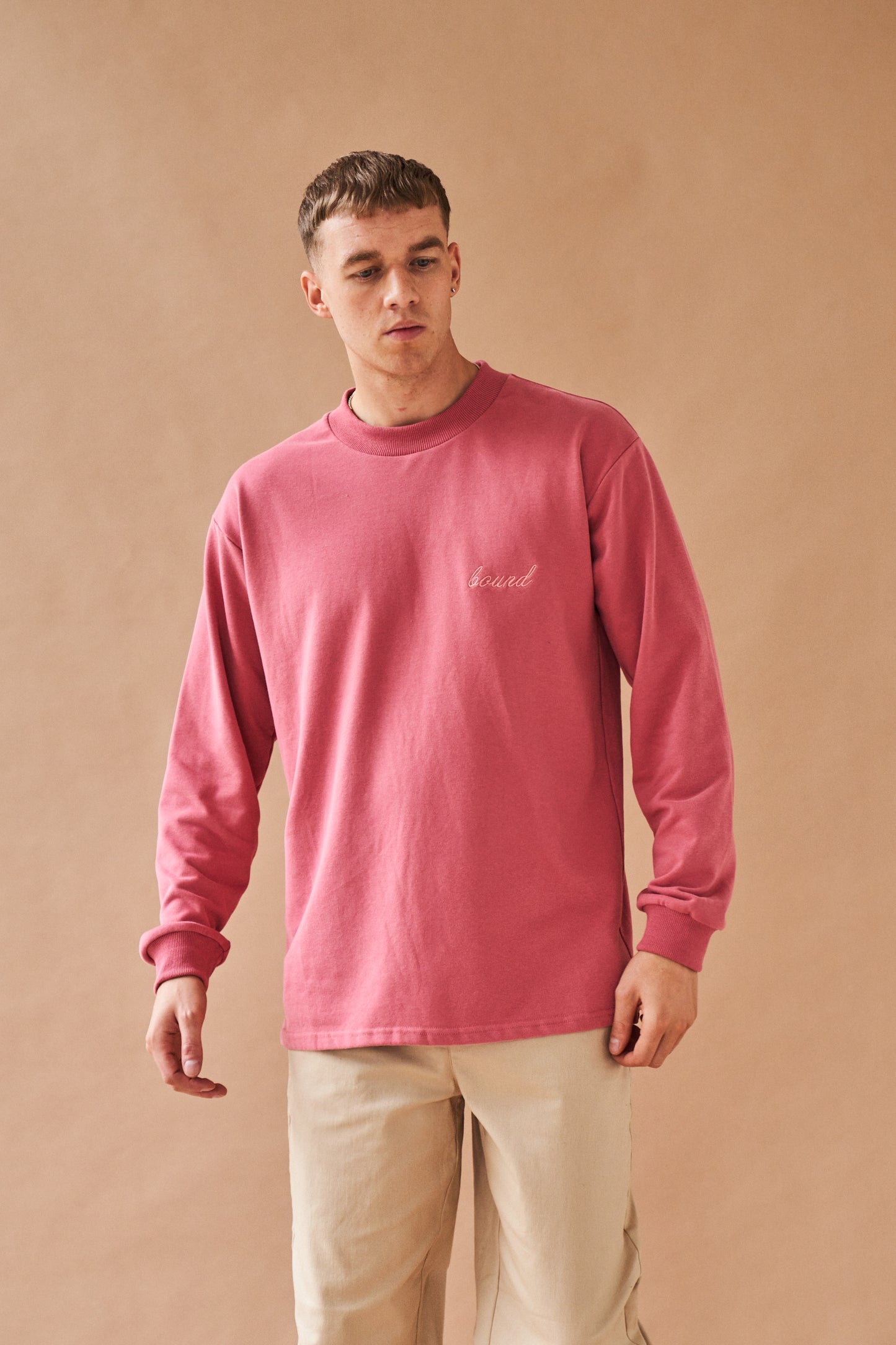 BERRY SCRIPT EMBROIDERED LONGSLEEVE TEE